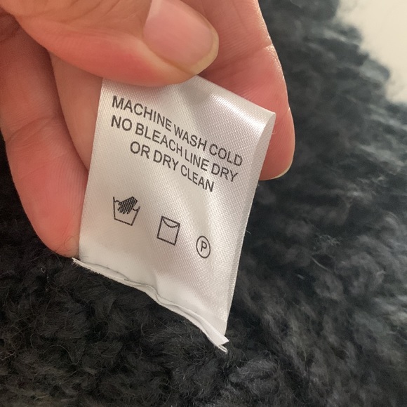 Burning torch cardigan - Picture 8 of 13